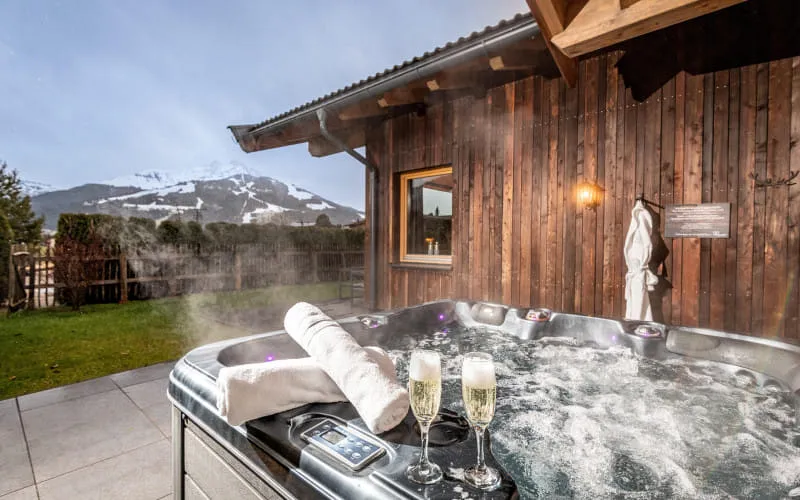 narzenhof_baernstetten_31_st_johann_12_2024_chalet_seeblick_jacuzzi.jpg