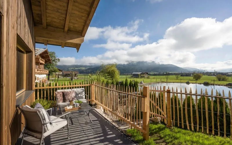natzenhof_st_johann_chalet_seeblick_terrasse_ausblick.jpg