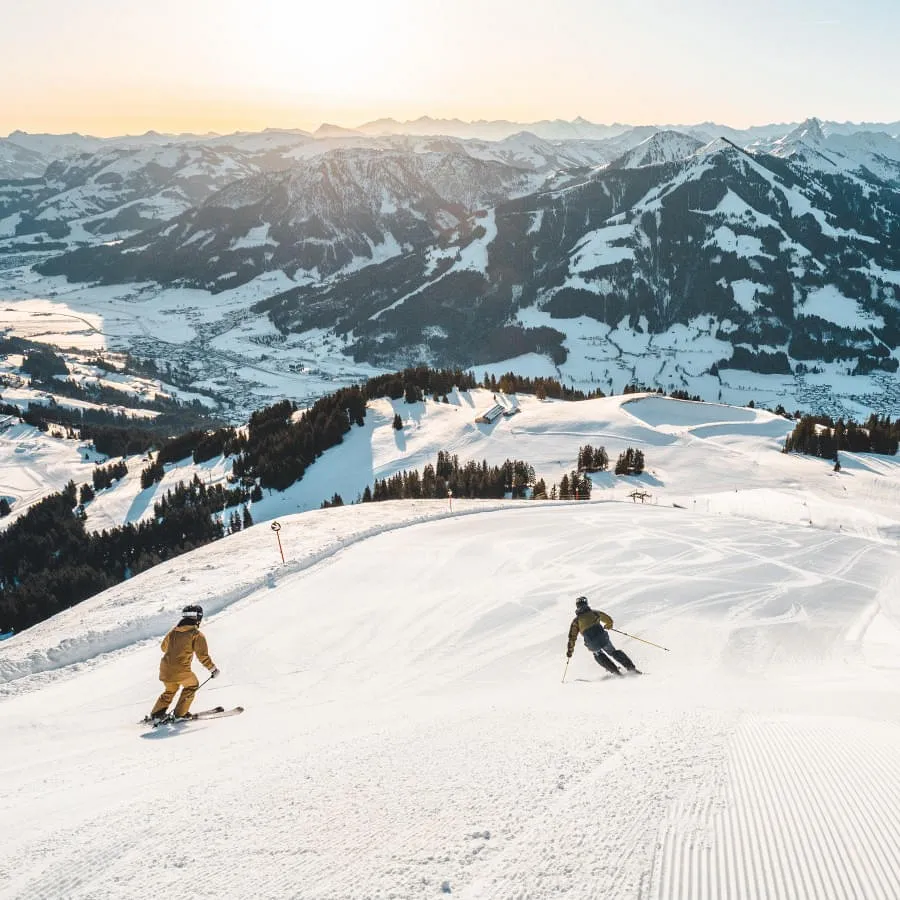 Sportlicher-Skitag-auf-der-Hohen-Salve